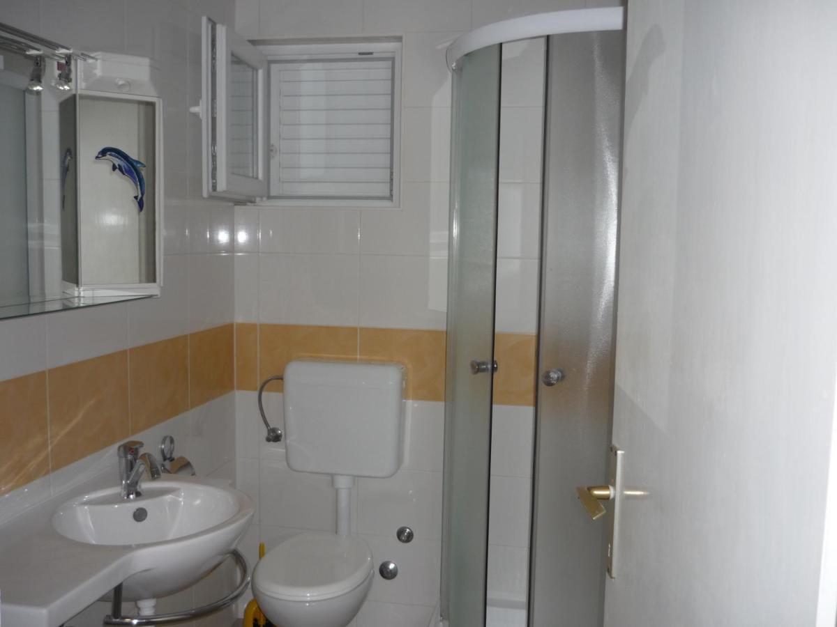 Apartmani Mille Starigrad Paklenica Ngoại thất bức ảnh