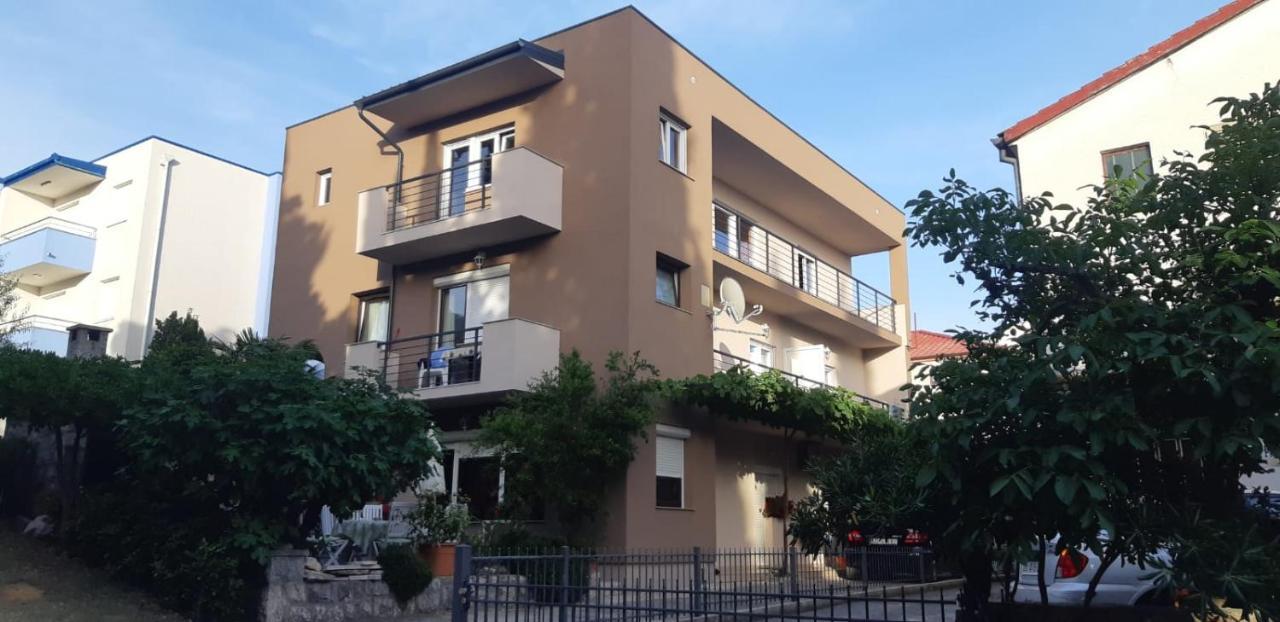 Apartmani Mille Starigrad Paklenica Ngoại thất bức ảnh