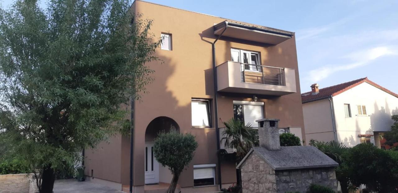 Apartmani Mille Starigrad Paklenica Ngoại thất bức ảnh