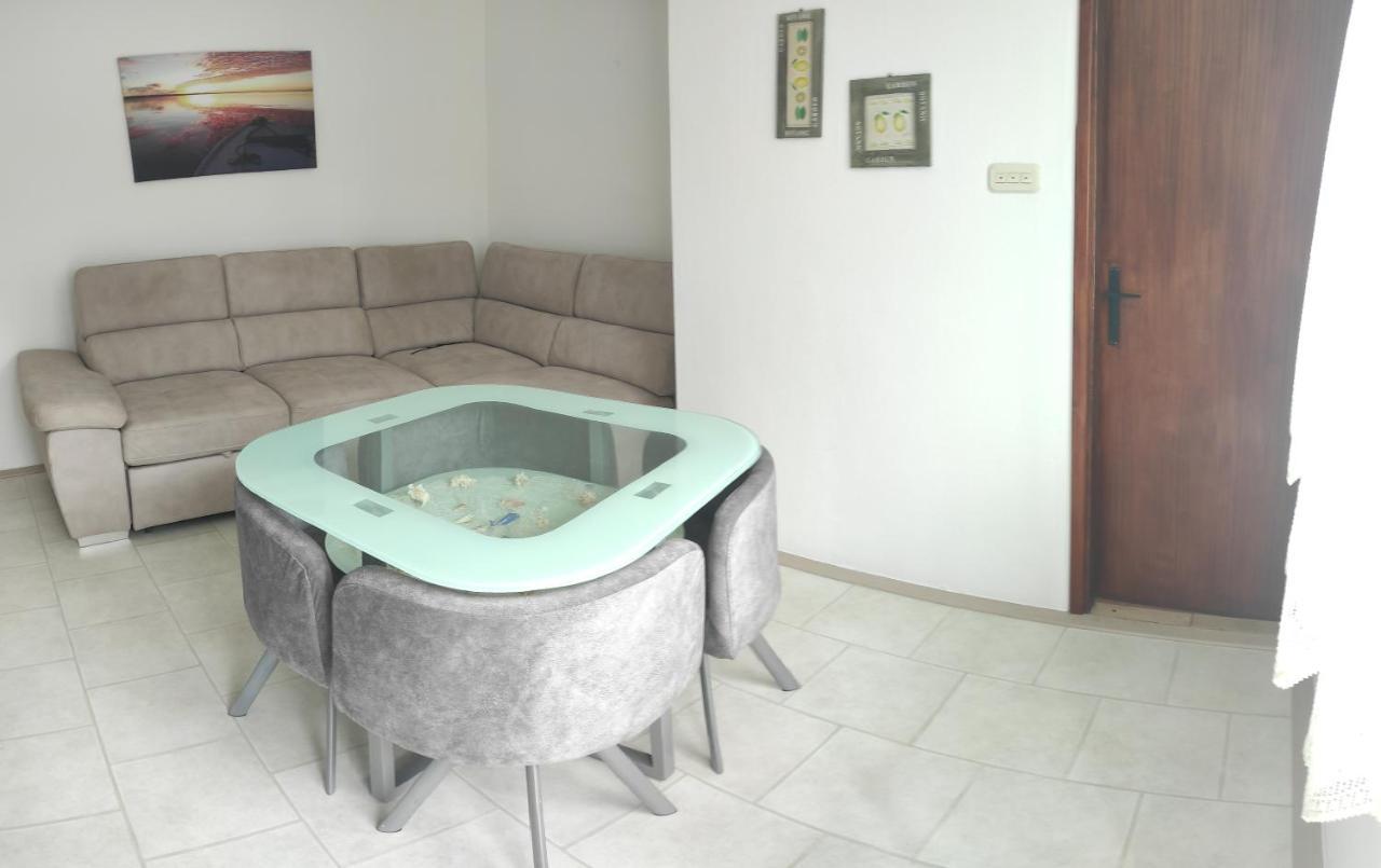 Apartmani Mille Starigrad Paklenica Ngoại thất bức ảnh