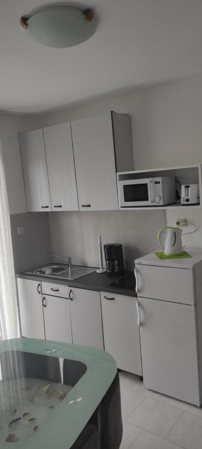 Apartmani Mille Starigrad Paklenica Ngoại thất bức ảnh